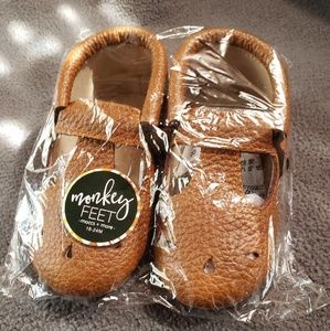 Monkey Feet BNIB Aubries 18-24